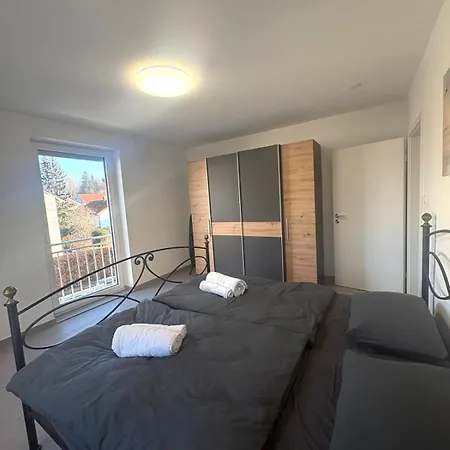 Modern Living, Frisch Renoviertes Im Herzen Von דירה